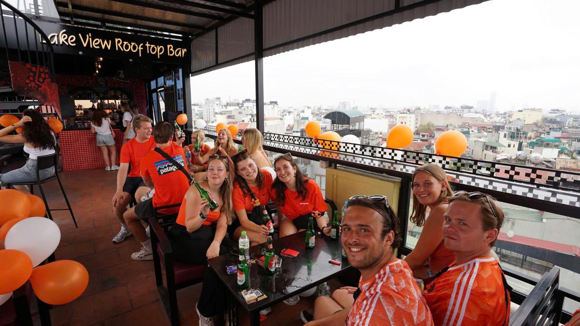 Lakeview Backpackers Hostel & Rooftop Bar Hanoi Exterior photo